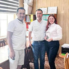 Cholpon-Ata Belediye Başkanı ile İhale Dairesi Başkanı